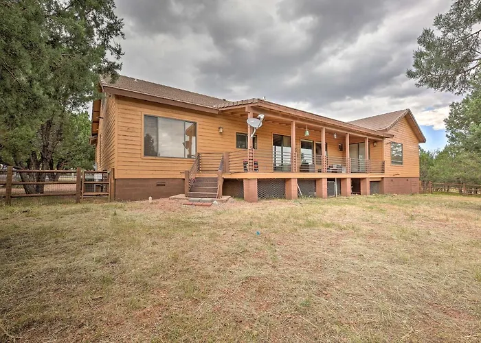 Holiday home Game & Community Amenities: Home!